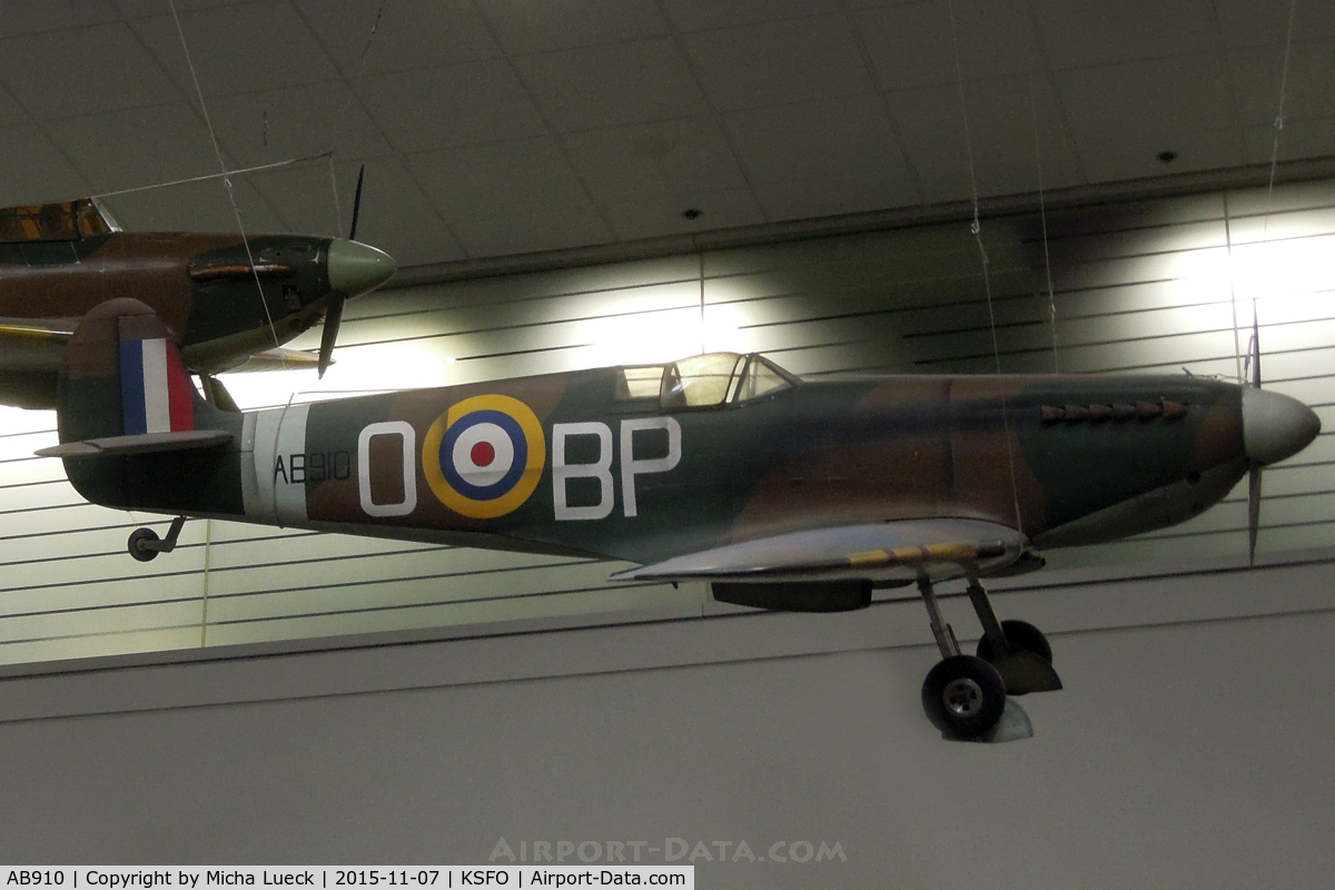 AB910, Supermarine 349 Spitfire LF.Vb C/N CBAF.1061, At San Francisco Airport