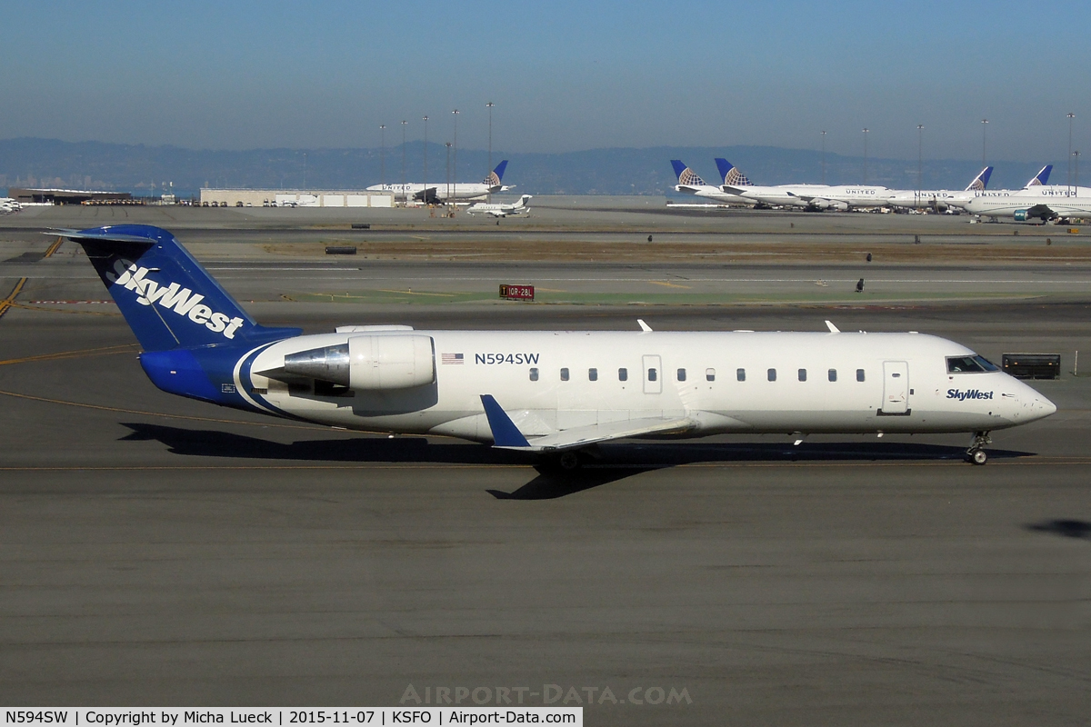 N594SW, 1999 Bombardier CRJ-100ER (CL-600-2B19) C/N 7285, At San Francisco