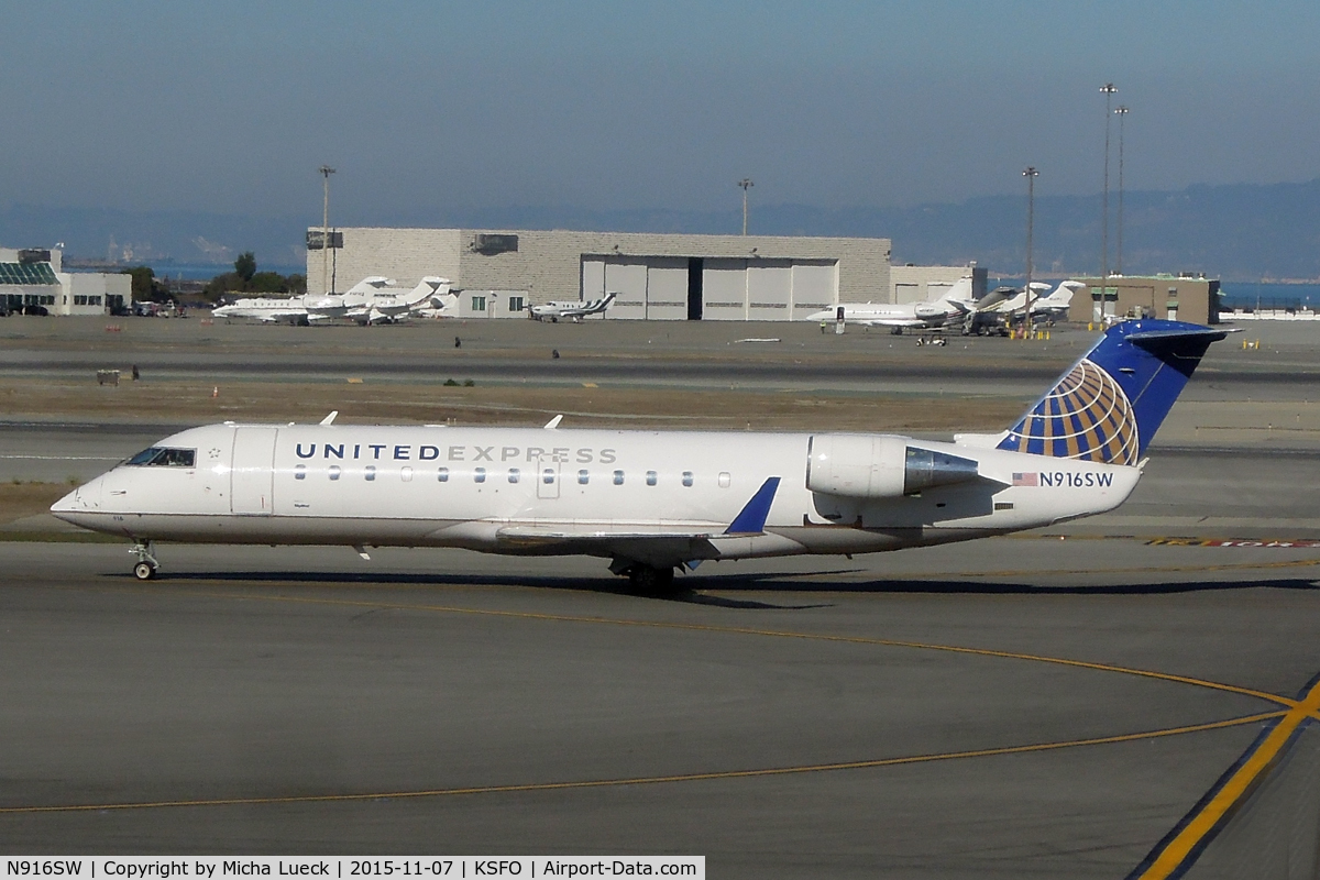 N916SW, 2002 Canadair CL-600-2B19 Regional Jet CRJ-200LR C/N 7634, At San Francisco