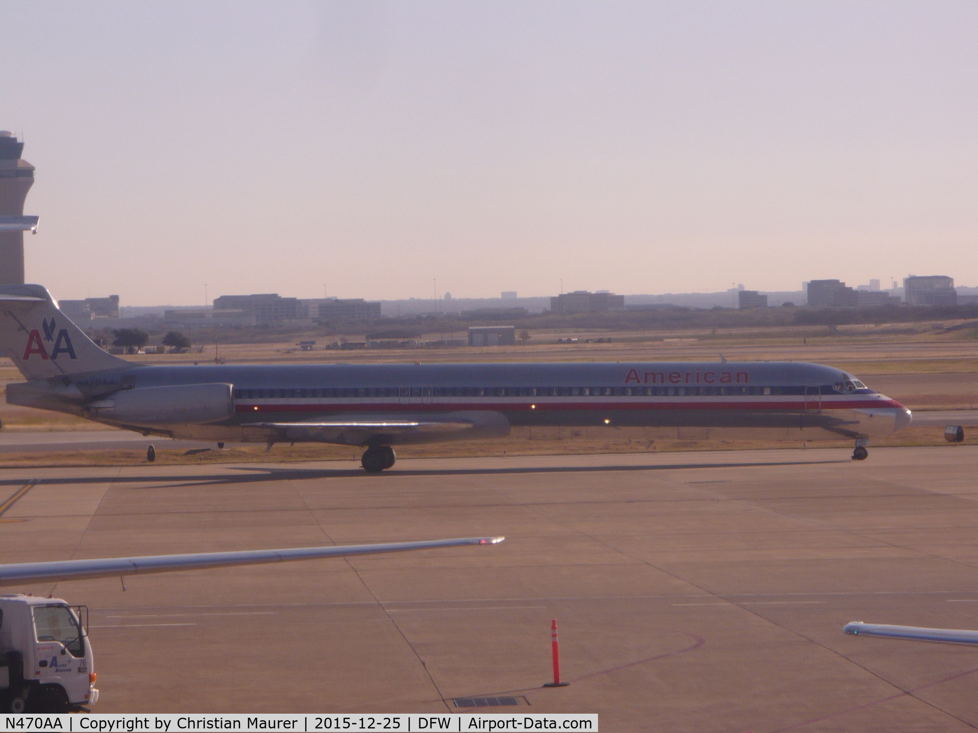 N470AA, 1988 McDonnell Douglas MD-82 (DC-9-82) C/N 49600, DC-9-82