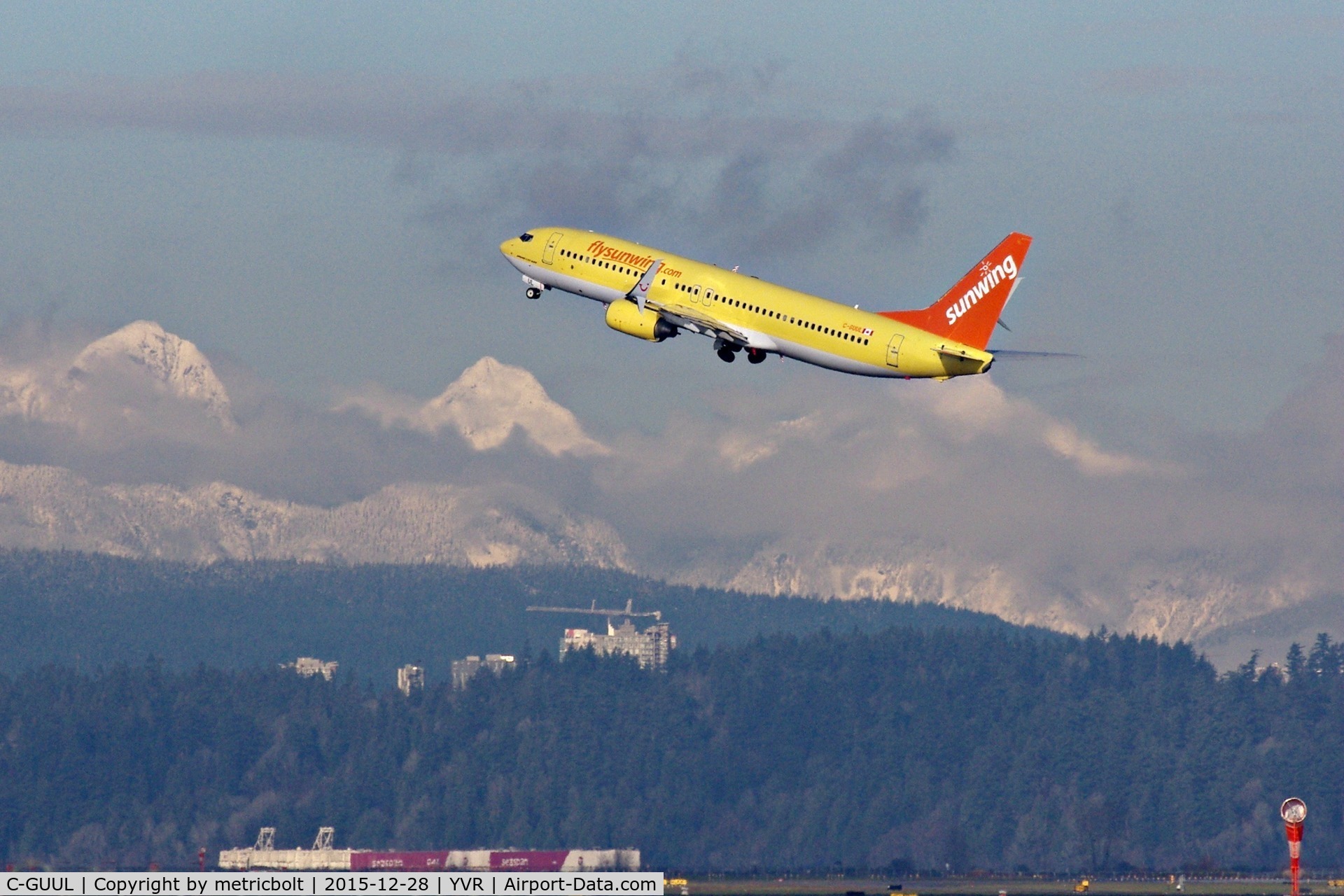 C-GUUL, 2011 Boeing 737-8K5 C/N 38820, SWG575 to YYJ