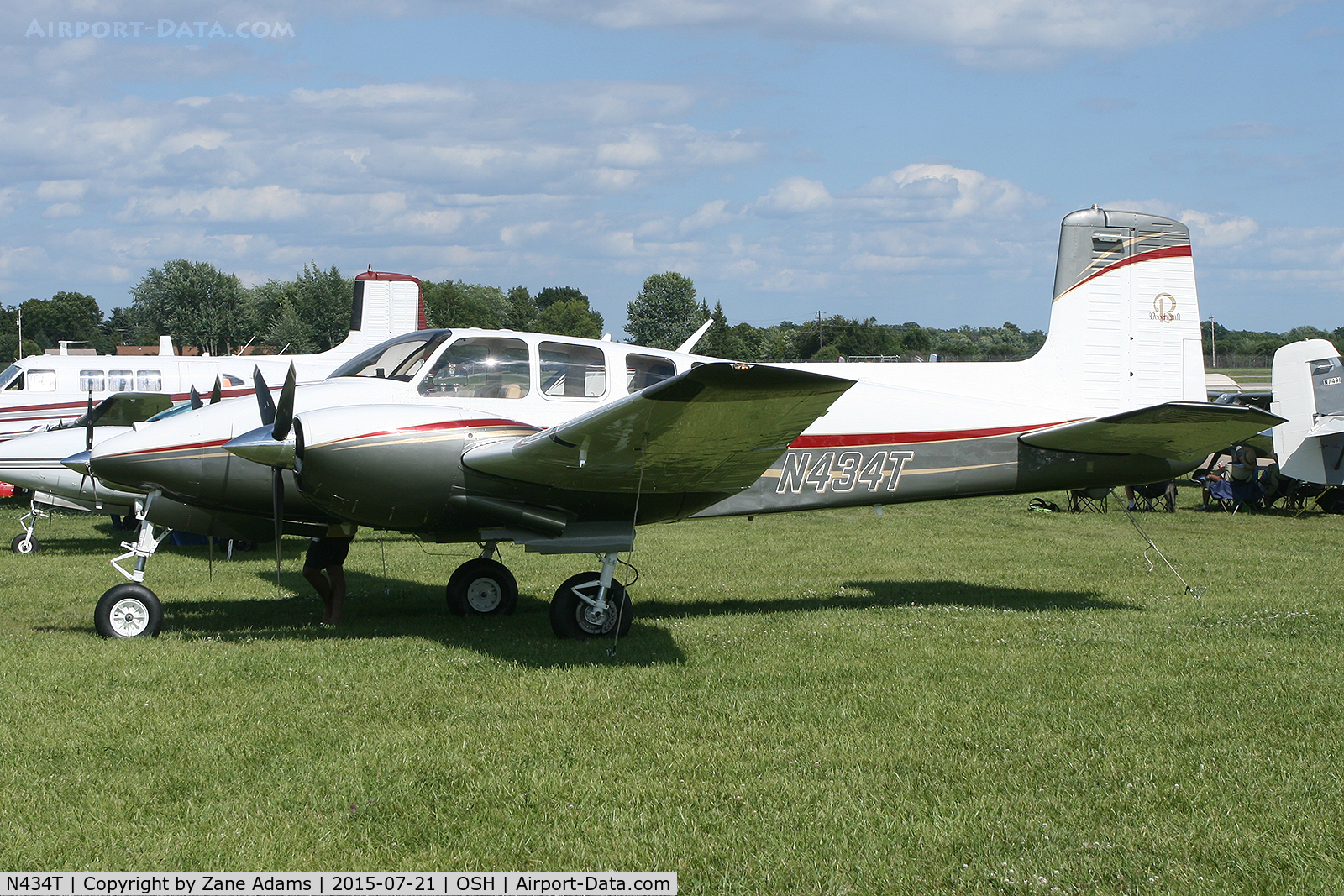 N434T, 1960 Beech D50E Twin Bonanza C/N DH-306, 2015 EAA AirVenture - Oshkosh, Wisconsin