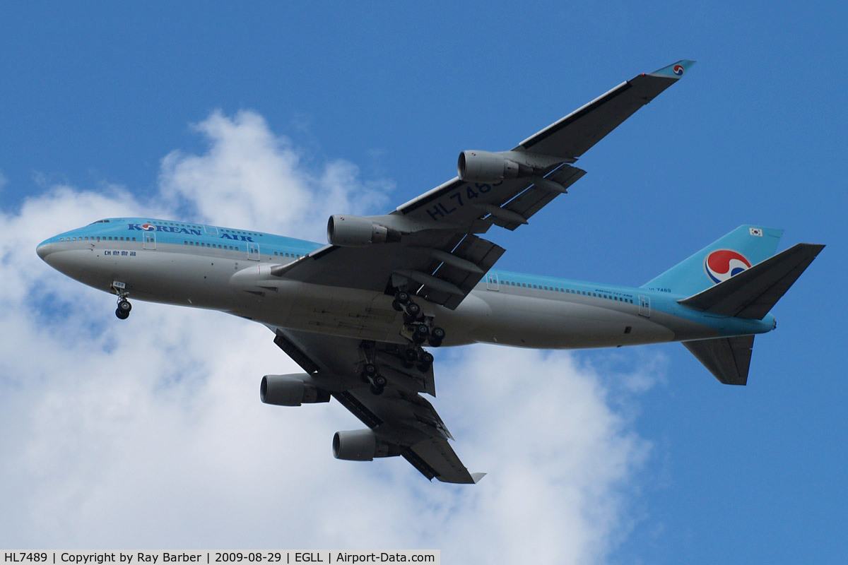 HL7489, 1993 Boeing 747-4B5 C/N 27072, Boeing 747-4B5 [27072] (Korean Air) Home~G 29/08/2009. On approach 27R.