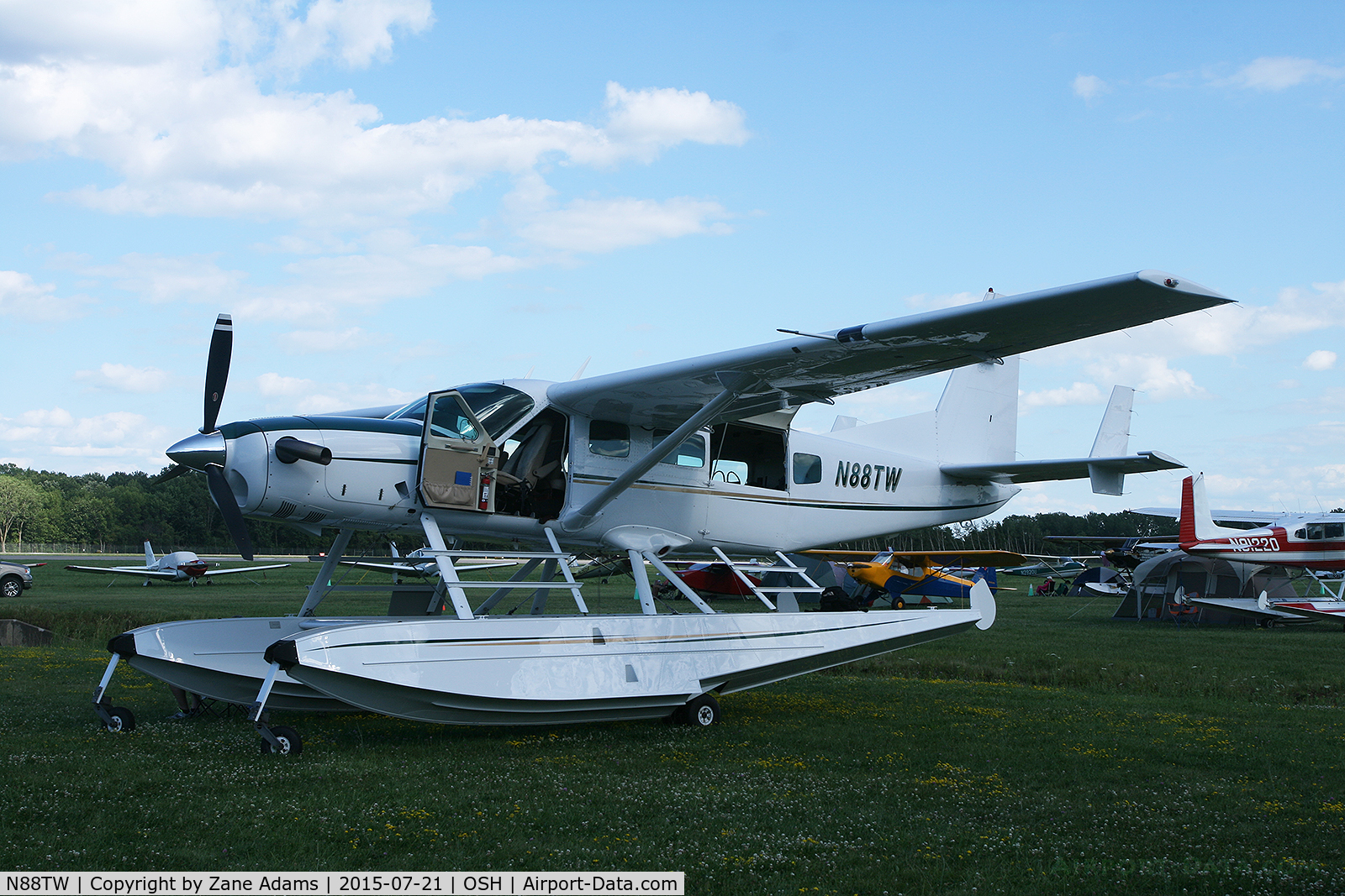 N88TW, 1998 Cessna 208 Caravan I C/N 20800292, 2015 EAA AirVenture - Oshkosh, Wisconsin