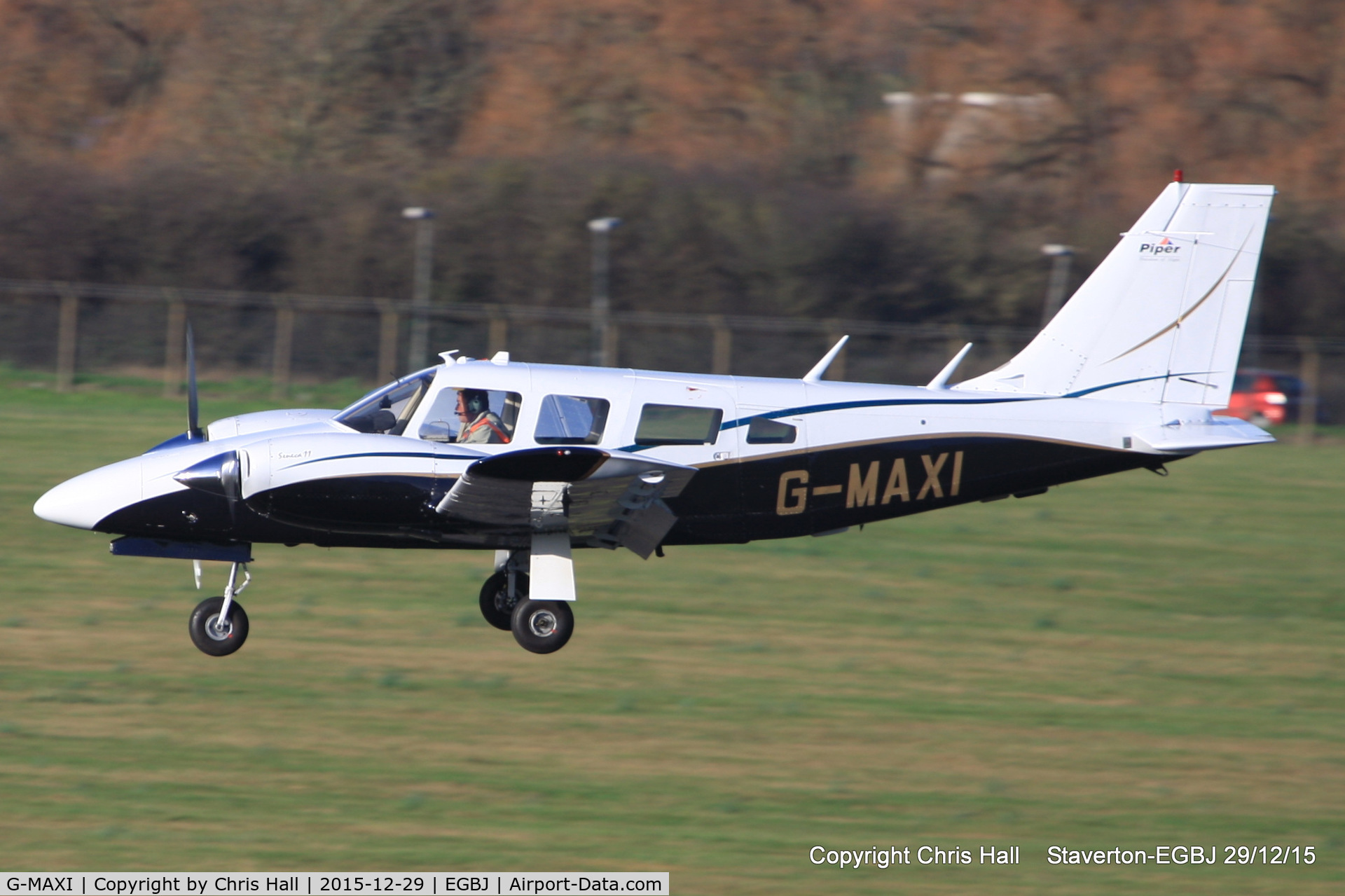 G-MAXI, 1976 Piper PA-34-200T C/N 34-7670150, at Staverton