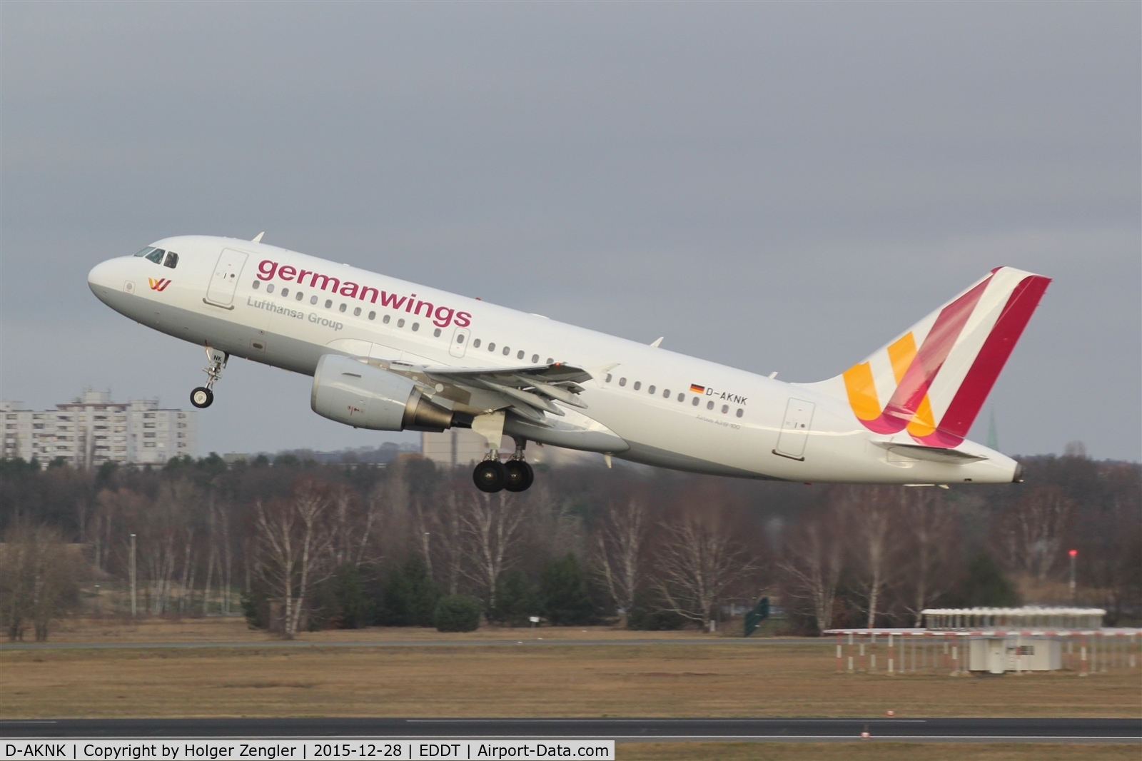 D-AKNK, 1999 Airbus A319-112 C/N 1077, Departure on rwy 26L....