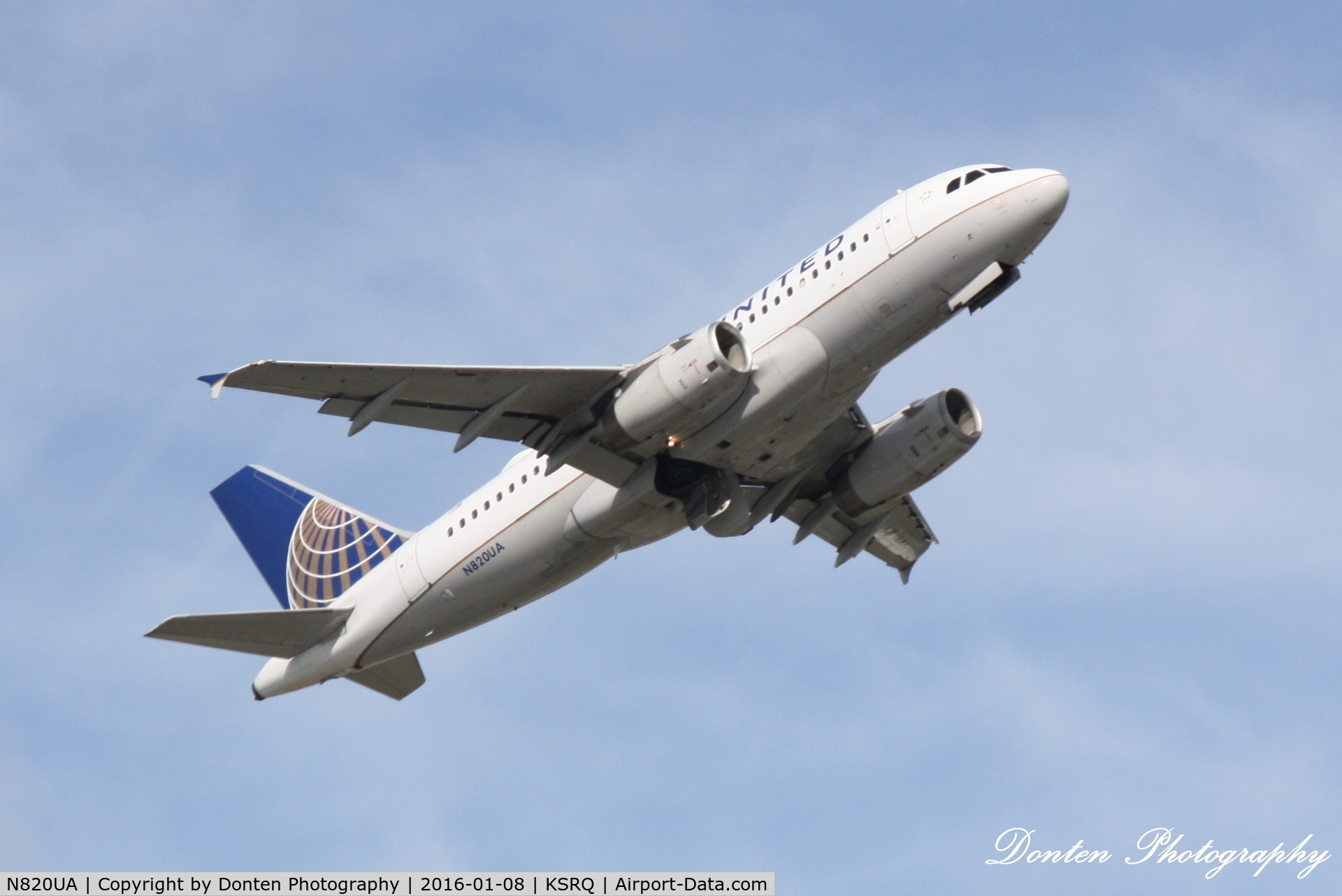 N820UA, 1998 Airbus A319-131 C/N 898, United Flight 1641 (N820UA) departs Sarasota-Bradenton International Airport enroute to Chicago-O-Hare International Airport