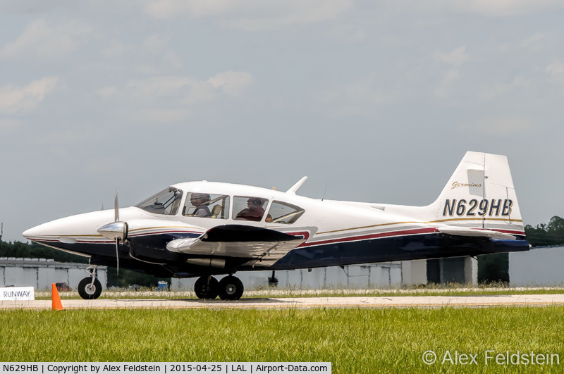 N629HB, 1958 Piper PA-23-160 Apache C/N 23-1527, Sun-N-Fun 2015