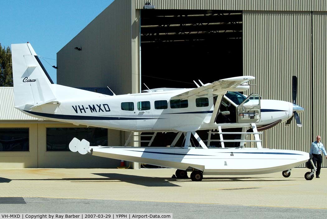 VH-MXD, 2002 Cessna 208 Caravan 1 C/N 20800356, Cessna 208 Caravan I [208-00356] (AvWest) Perth-International~VH 29/03/2007