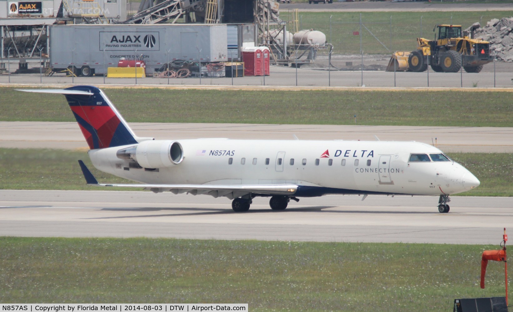 N857AS, 2000 Bombardier CRJ-200ER (CL-600-2B19) C/N 7411, Delta Connection