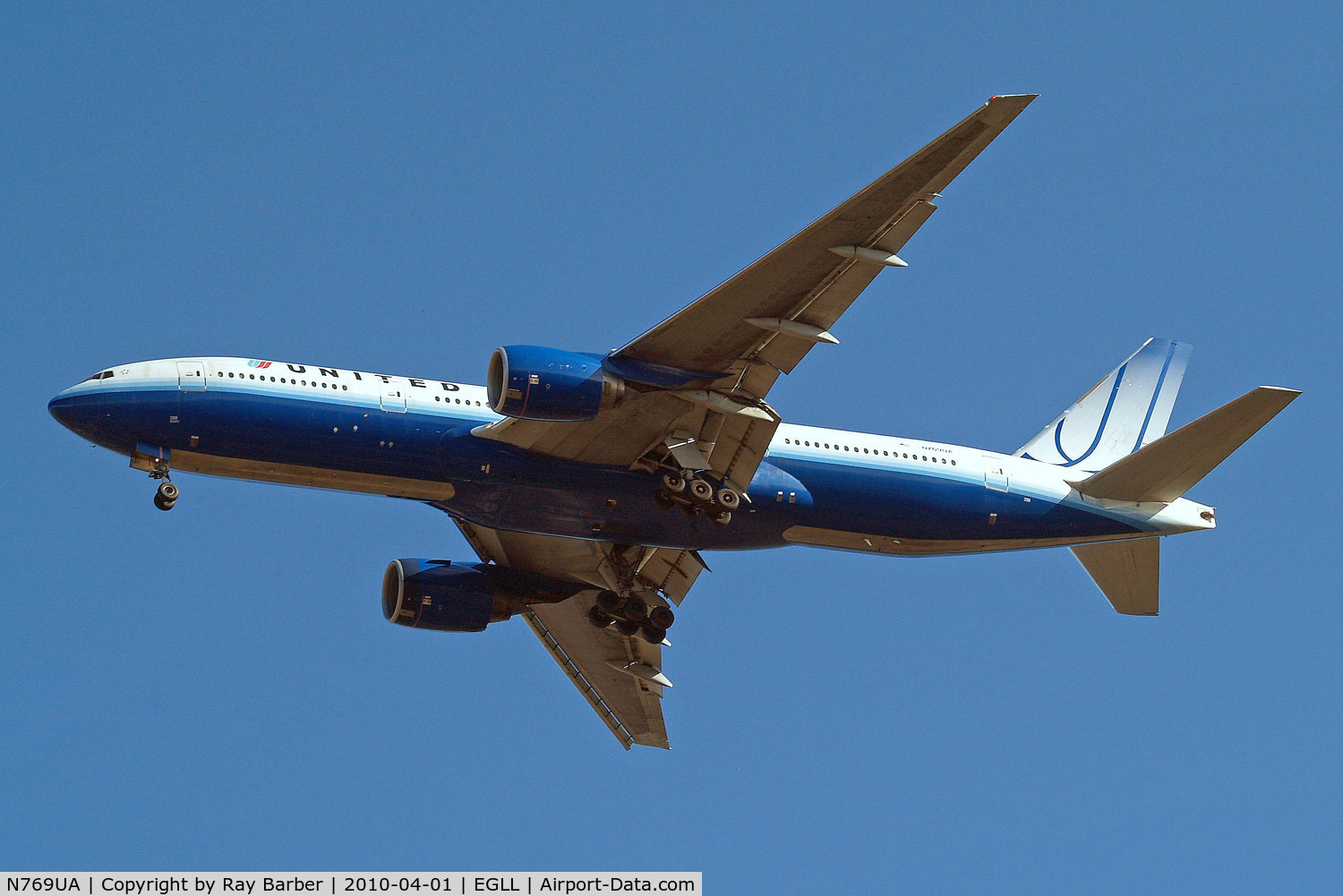 N769UA, 1995 Boeing 777-222 C/N 26921, Boeing 777-222 [26921] (United Airlines) Home~G 01/04/2010. On approach 27R.