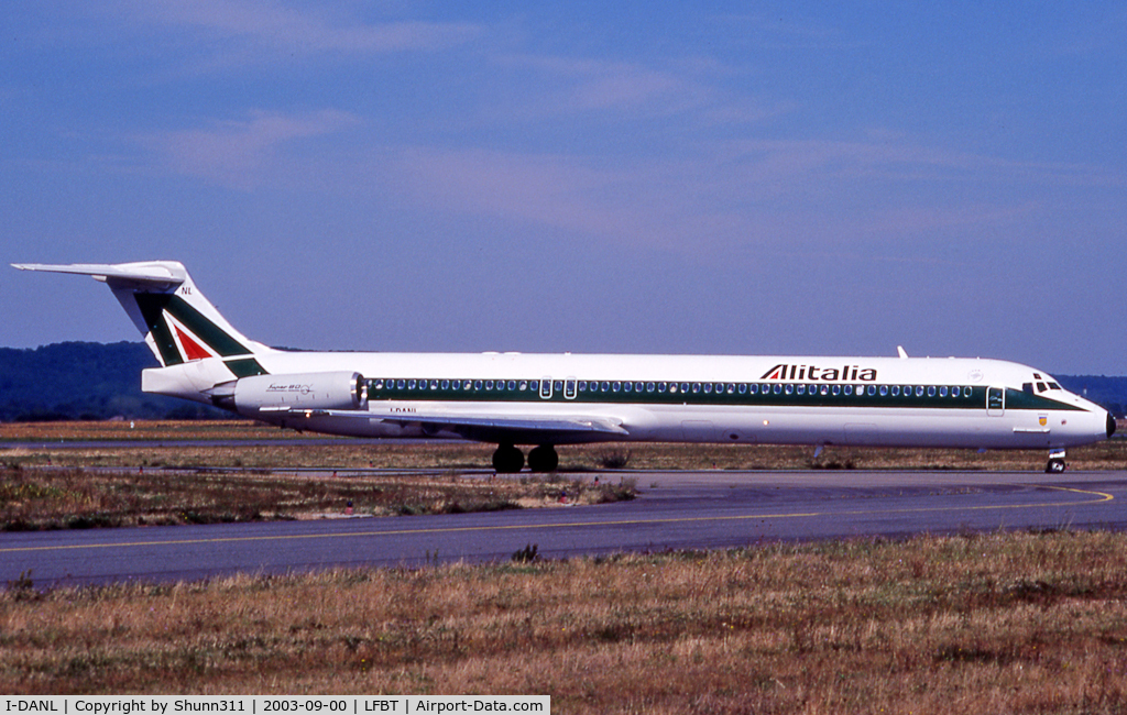 I-DANL, 1992 McDonnell Douglas MD-82 (DC-9-82) C/N 52178, Taxiing to the Terminal...