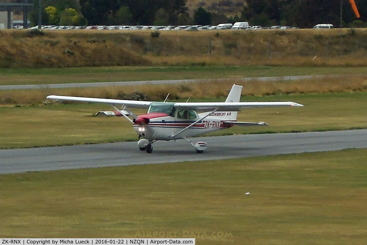 ZK-RNX, Cessna 172N C/N 17273544, At Queenstown