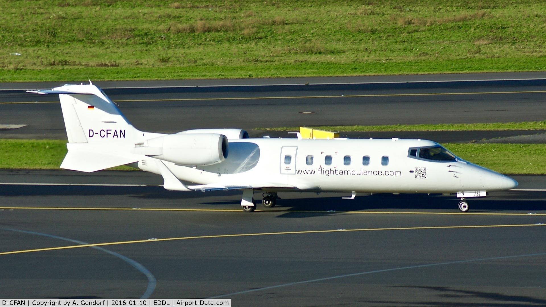 D-CFAN, 1993 Learjet 60 C/N 60-019, FAI rent a Jet (www.flightambulance.com ttl.), seen here taxiing at Düsseldorf Int'l(EDDL)