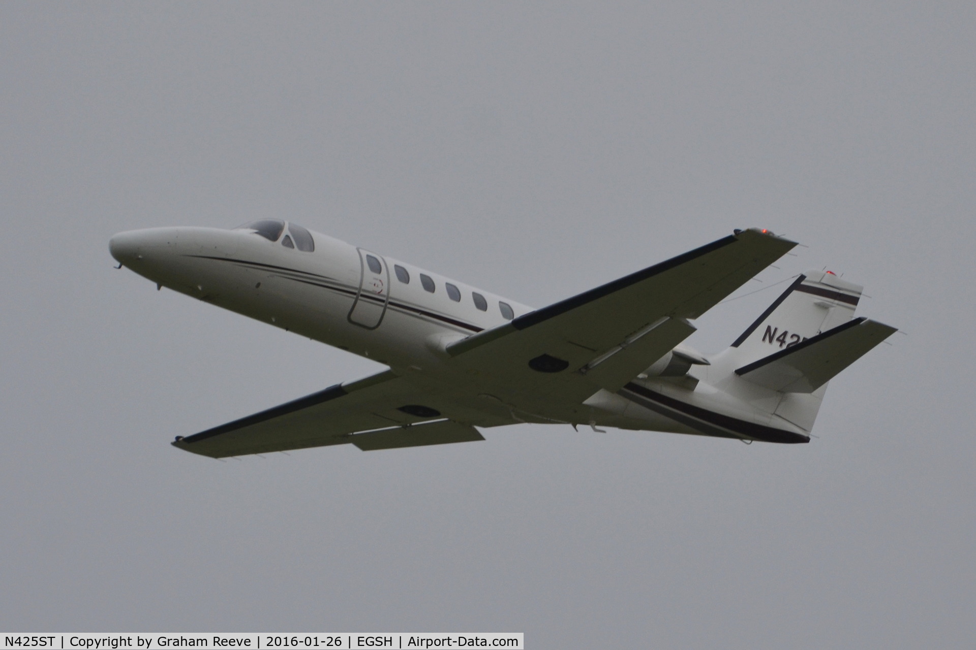 N425ST, 1992 Cessna 550 C/N 550-0709, Departing from Norwich.