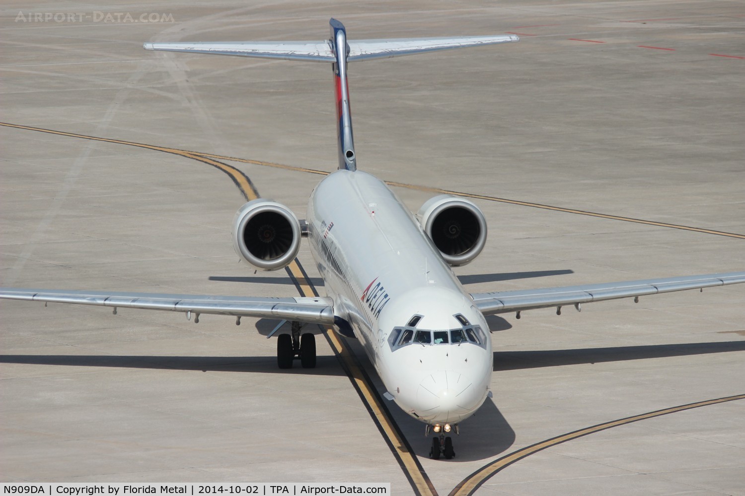 N909DA, 1995 McDonnell Douglas MD-90-30 C/N 53389, Delta