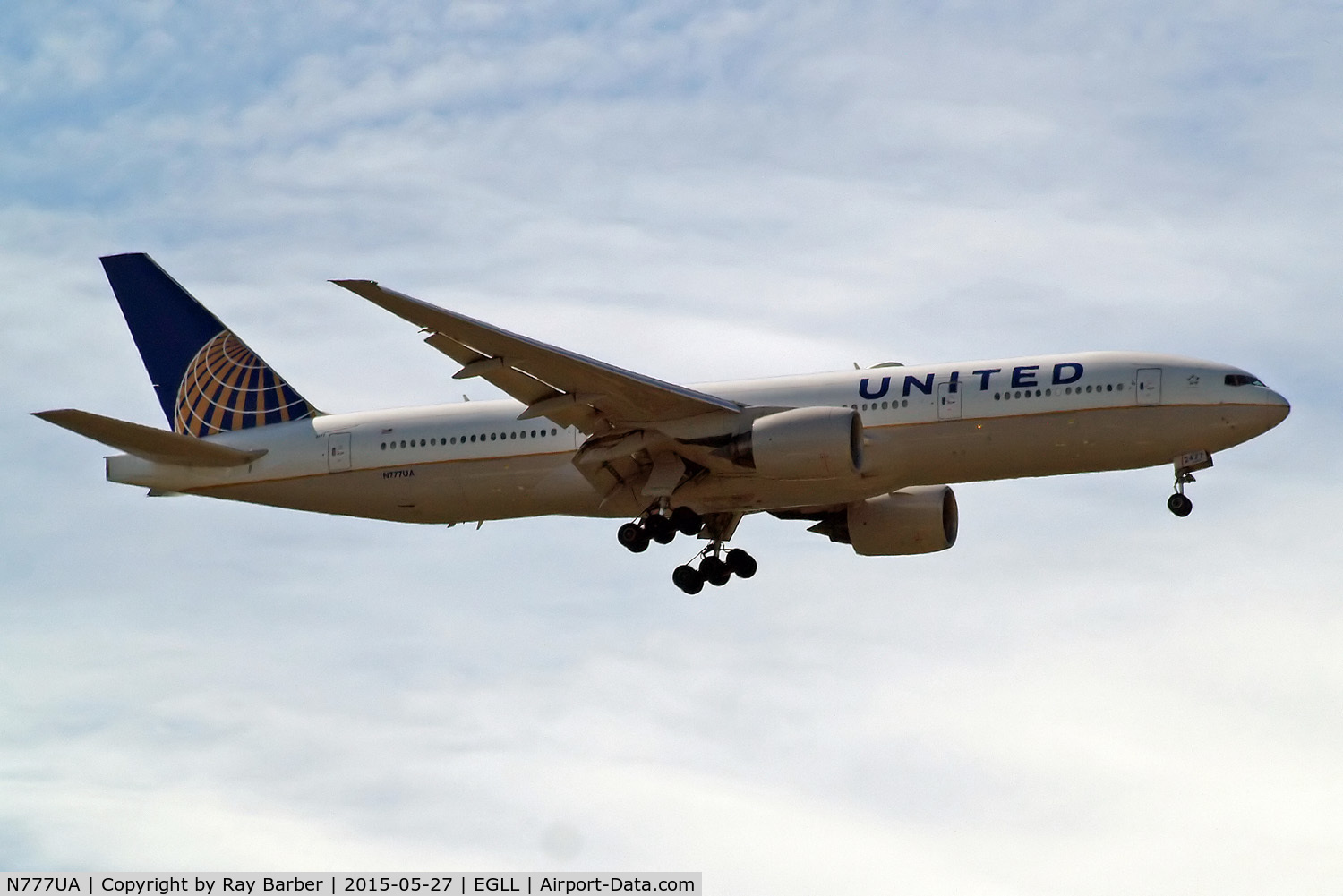 N777UA, 1995 Boeing 777-222 C/N 26916, Boeing 777-222 [26916] (United Airlines) Home~G 27/05/2015. On approach 27L.