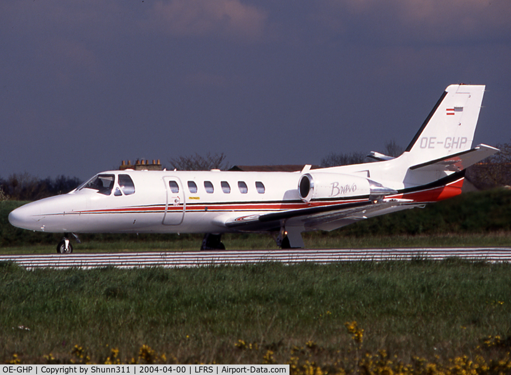 OE-GHP, 2002 Cessna 550 Citation Bravo C/N 550-0998, Ready for take off from rwy 21