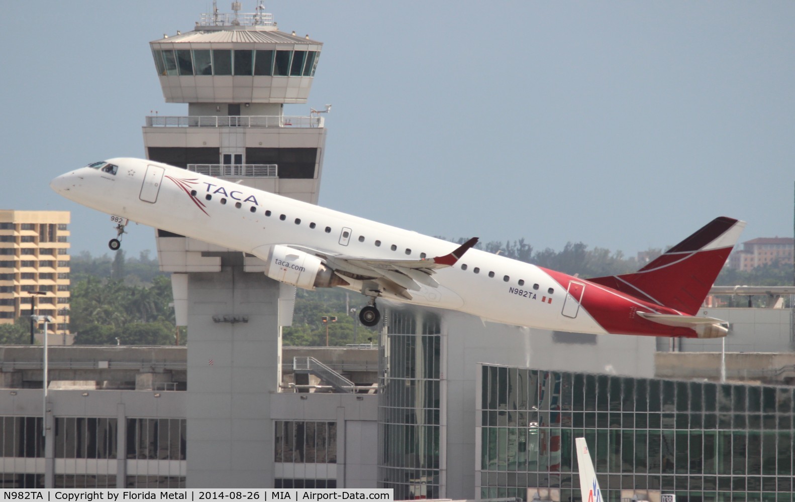 N982TA, Embraer ERJ-190-100 IGW 190AR C/N 19000259, Taca E190