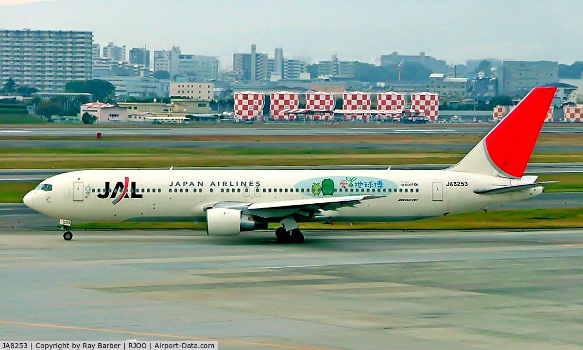 JA8253, 1987 Boeing 767-346 C/N 23645, Boeing 767-346 [23645] (Japan Airlines) Osaka-Itami~JA 03/11/2005