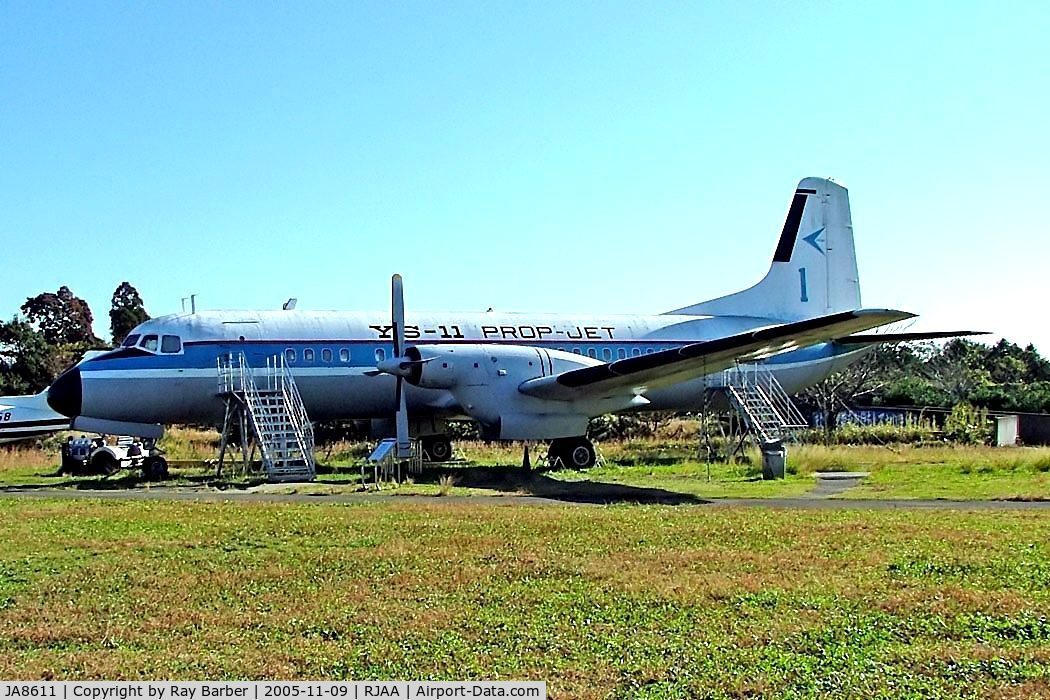 JA8611, NAMC YS-11-100 C/N 2001, NAMC YS-11 [1001/2001] Tokyo-Narita~JA 09/11/2005