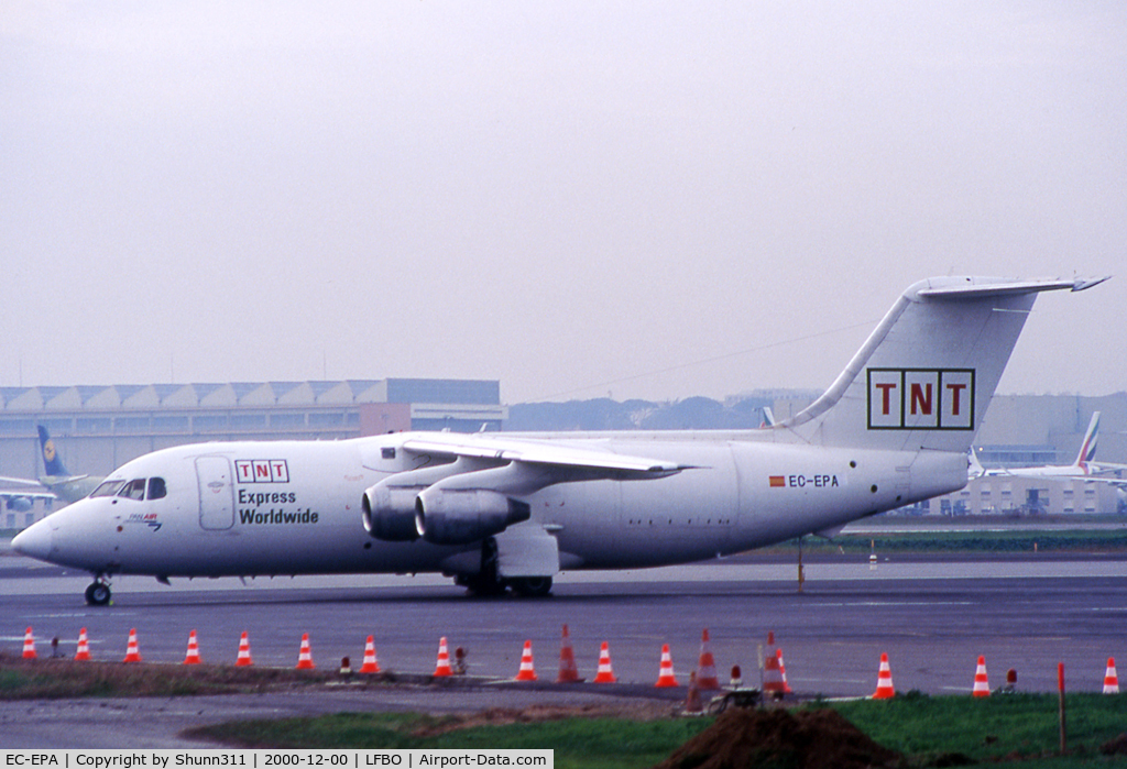 EC-EPA, 1987 British Aerospace BAe.146-200QT Quiet Trader C/N E2089, Parked at the Cargo aerea... PanAir titles under TNT c/s