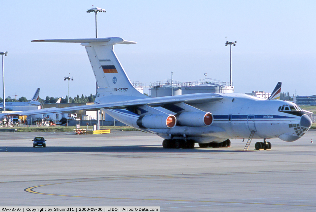RA-78797, 1989 Ilyushin IL-78MD C/N 0093491742, Parked... Special revenu service here during money change...