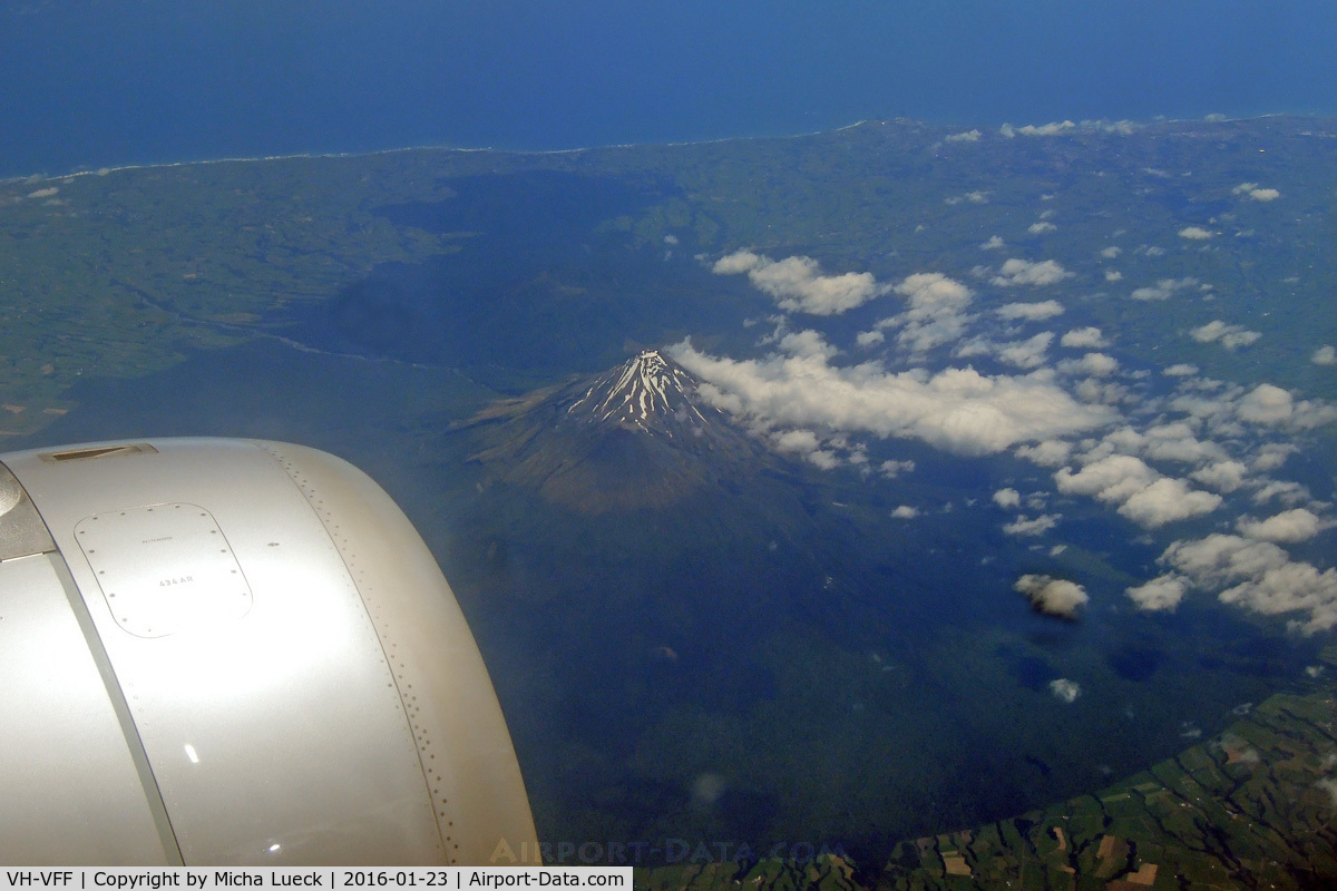 VH-VFF, 2012 Airbus A320-232 C/N 5039, The perfectly cone-shaped Mount Taranaki (ZQN-AKL)