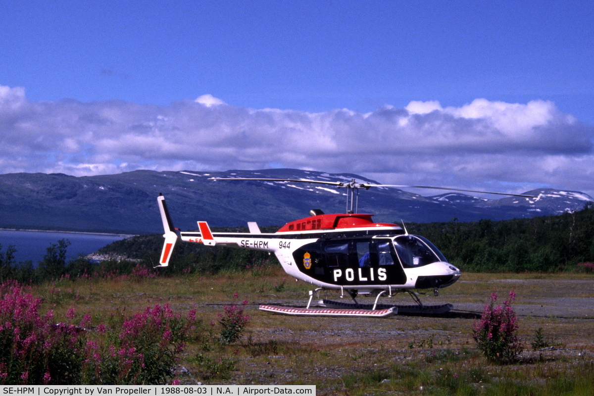 SE-HPM, 1980 Bell 206L-1 LongRanger II C/N 45425, Bell 206L-1 LongRanger II of the Swedish Police parked at Ritsem Fjällstation, Lapland, northern Sweden