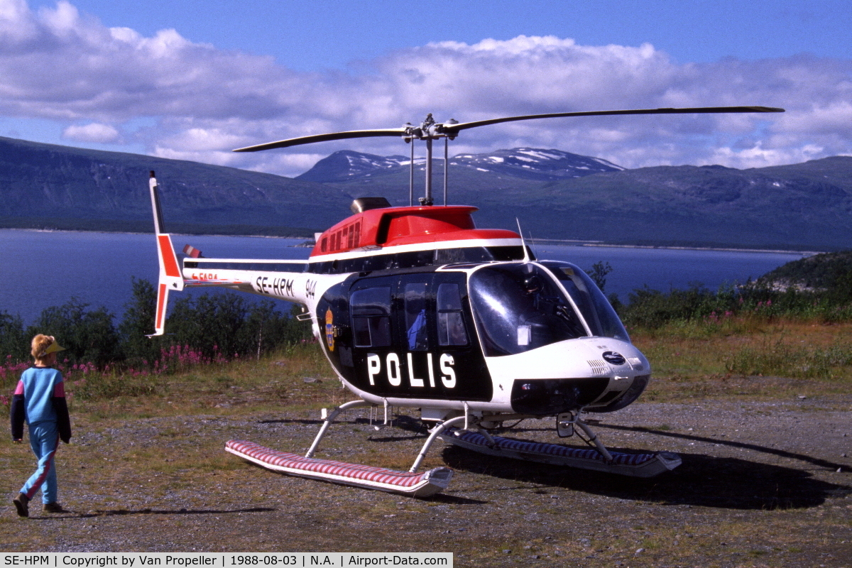 SE-HPM, 1980 Bell 206L-1 LongRanger II C/N 45425, Bell 206L-1 LongRanger II of the Swedish Police parked at Ritsem Fjällstation, Lapland, northern Sweden