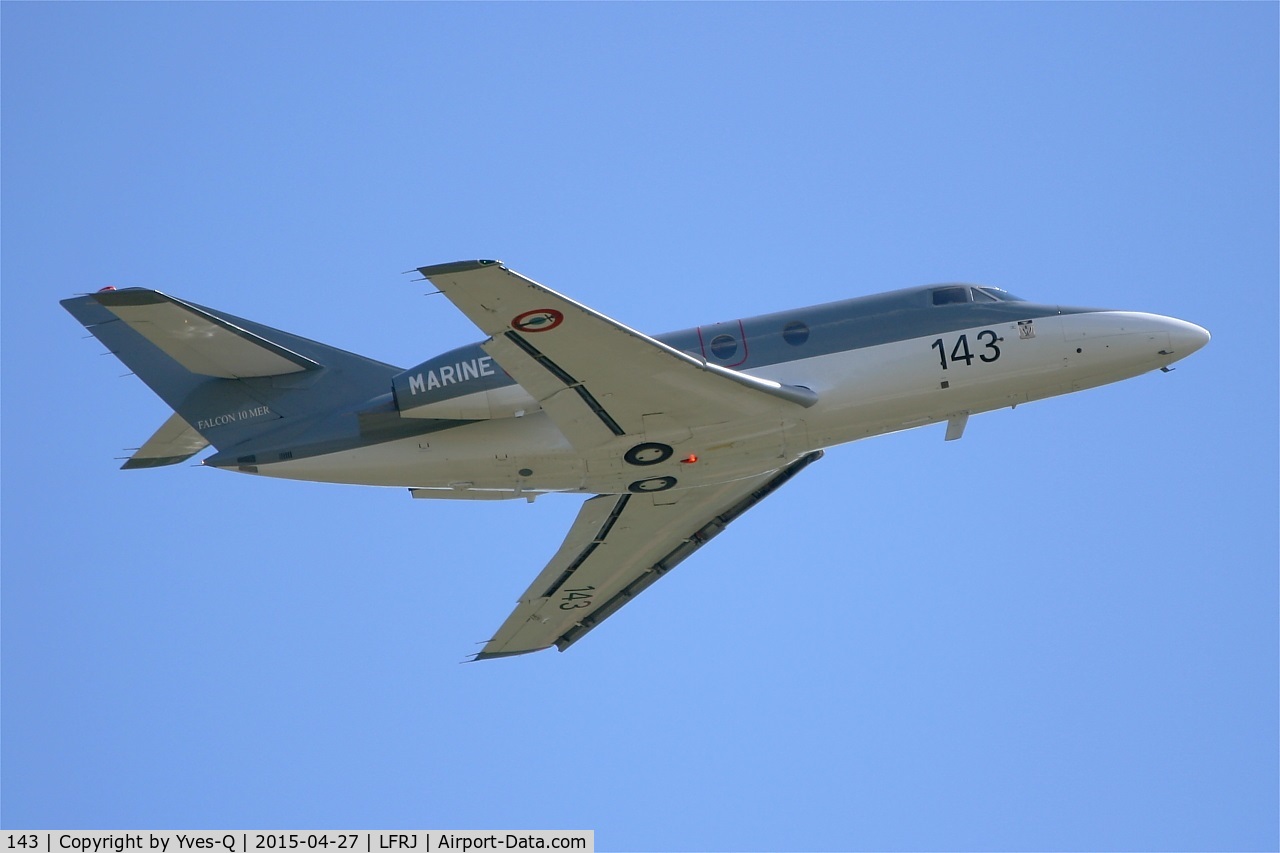 143, 1979 Dassault Falcon 10MER C/N 143, Dassault Falcon 10 MER, Take off rwy 26, Landivisiau Naval Air Base (LFRJ)
