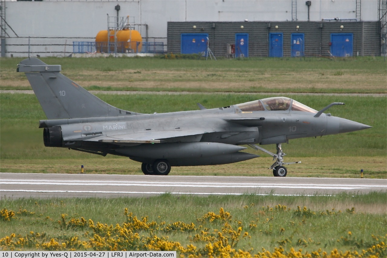 10, 2002 Dassault Rafale M C/N 10, Dassault Rafale M, Taxiing after landing rwy 26, Landivisiau Naval Air Base (LFRJ)
