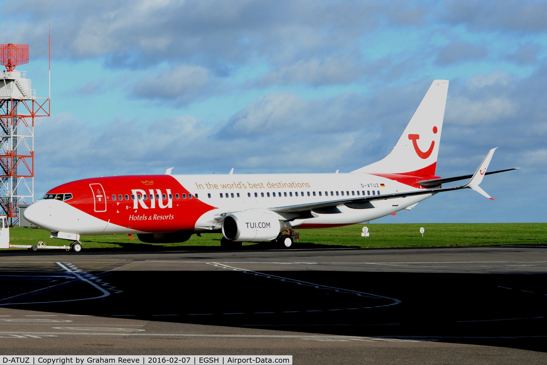 D-ATUZ, 2007 Boeing 737-8K5 C/N 34691, Fresh out of the spray shop and in a new colour scheme of TUI/RIU.