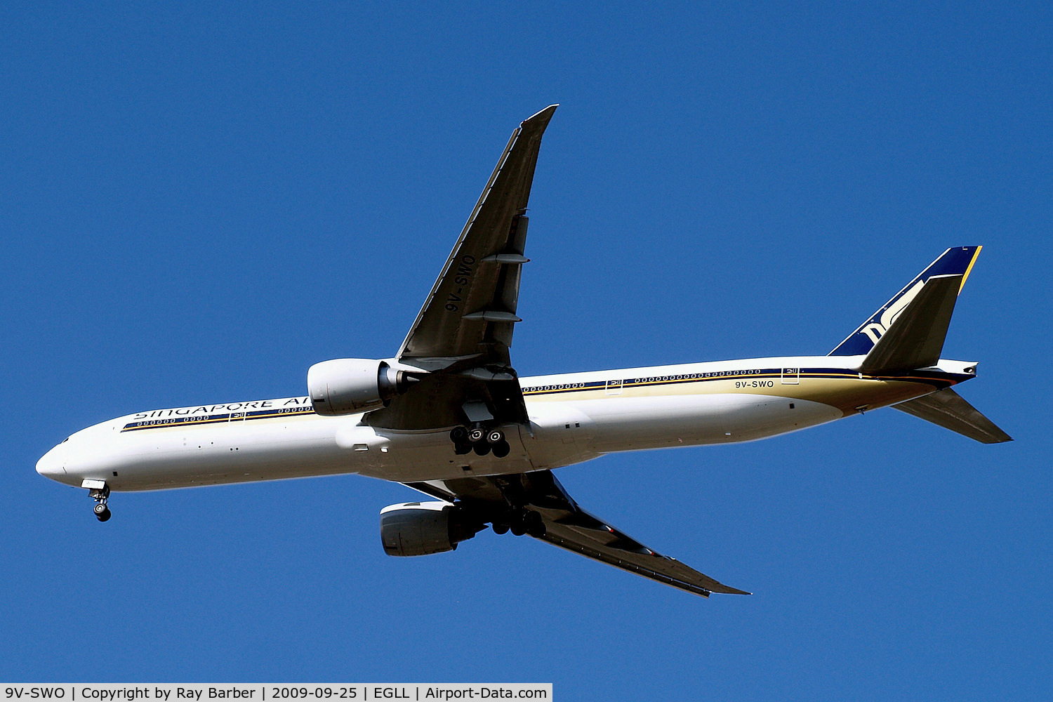 9V-SWO, 2008 Boeing 777-312/ER C/N 34580, Boeing 777-312ER [34580] (Singapore Airlines) Home~G 25/09/2009. On approach 27R.