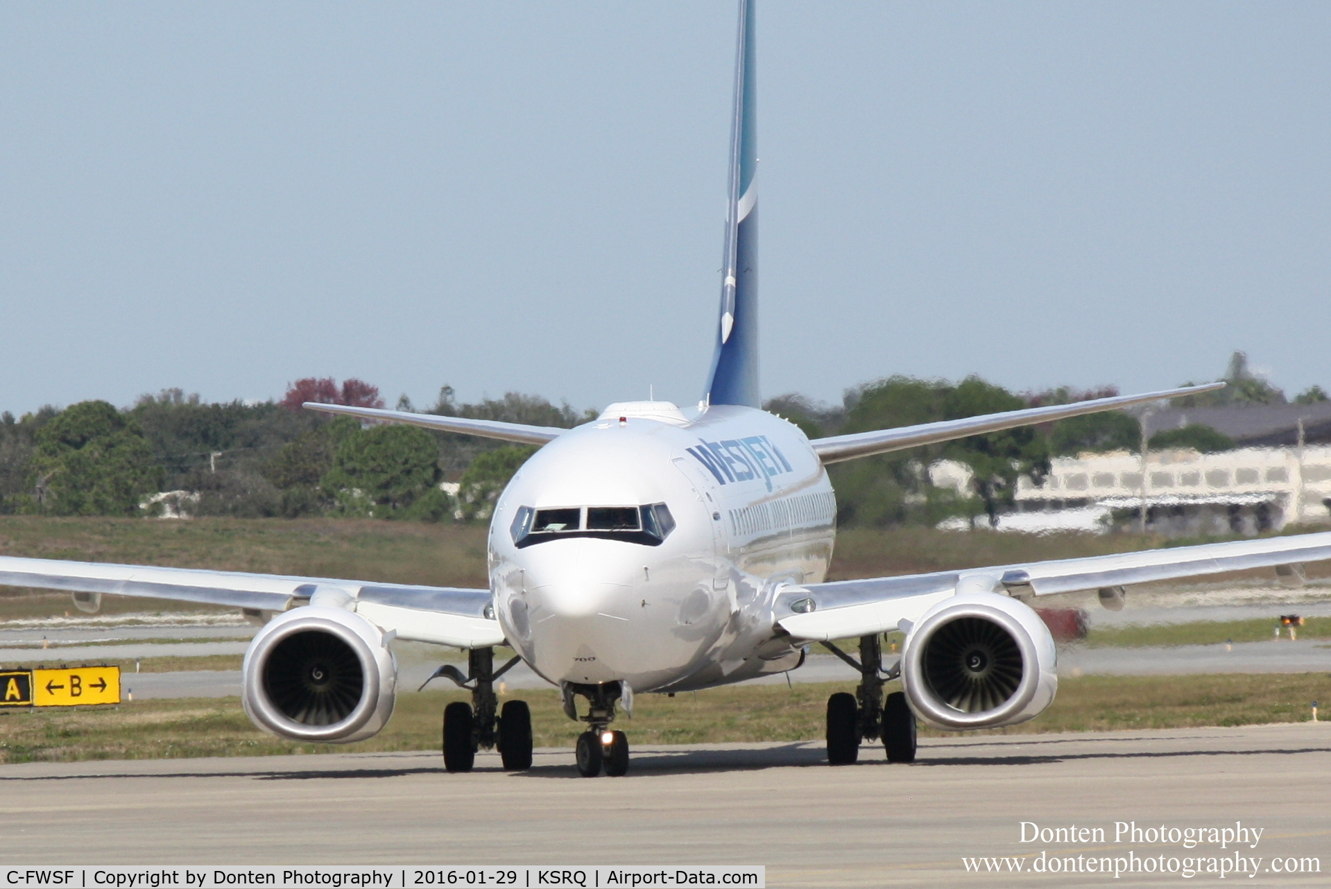 C-FWSF, 2003 Boeing 737-7CT C/N 32758, WestJet Flight 1187 (C-FWSF)  prepares for flight at Sarasota-Bradenton International Airport