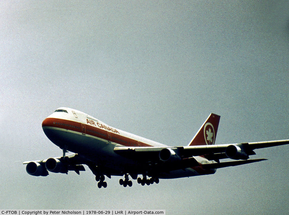 C-FTOB, 1971 Boeing 747-133 C/N 20014, Air Canada Boeing 747-133 on final approach to Heathrow in the Summer of 1978.