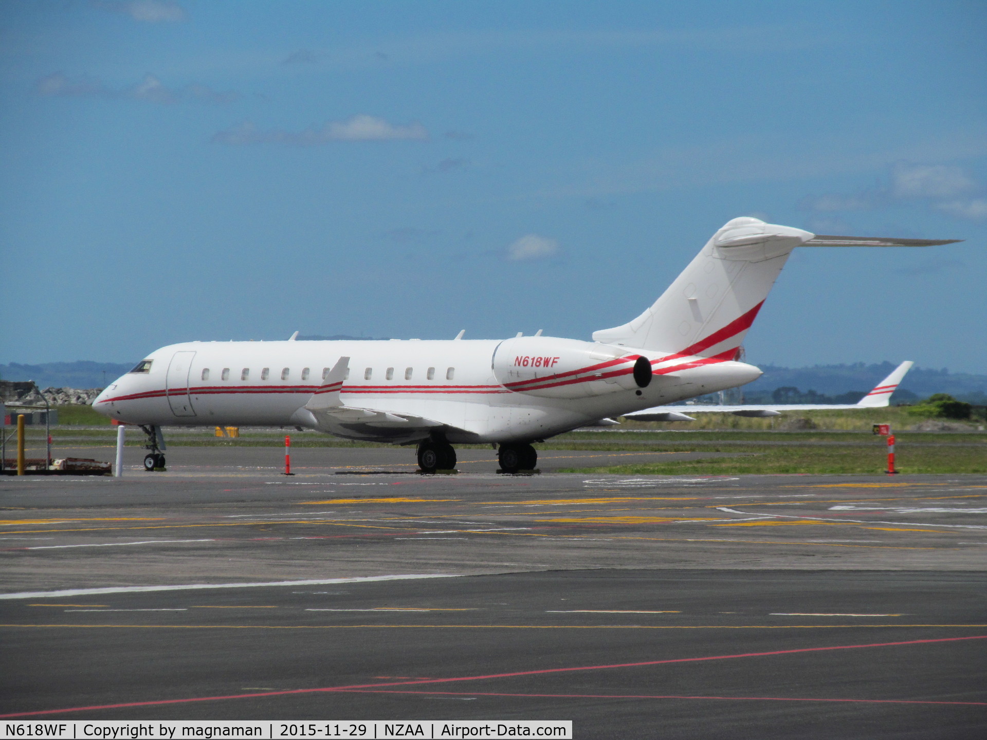 N618WF, 1999 Bombardier BD-700-1A10 Global Express C/N 9005, at AKL over from Oz