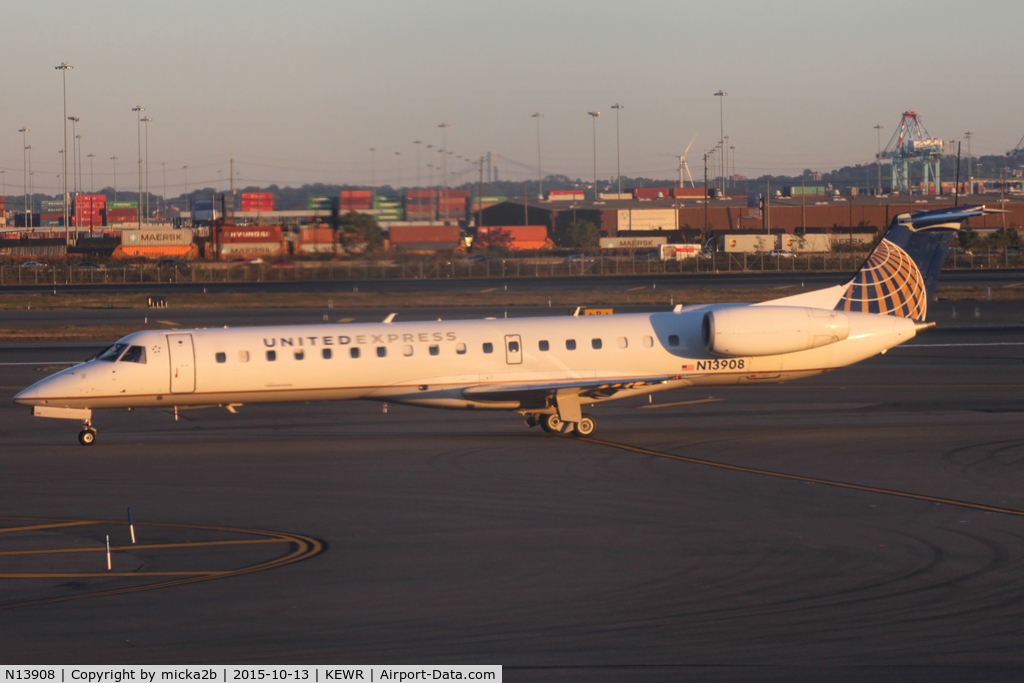 N13908, 2001 Embraer ERJ-145LR (EMB-145LR) C/N 145465, Taxiing