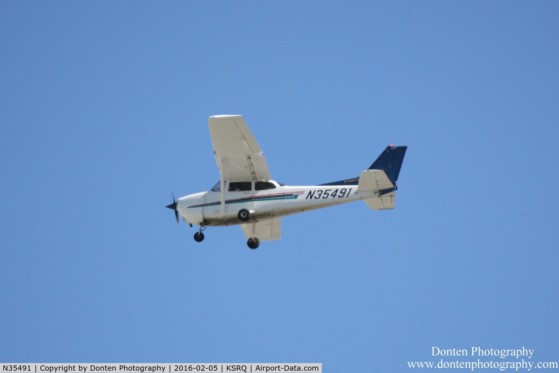 N35491, Cessna 172R C/N 17281069, Cessna Skyhawk (N35491) arrives at Sarasota-Bradenton International Airport