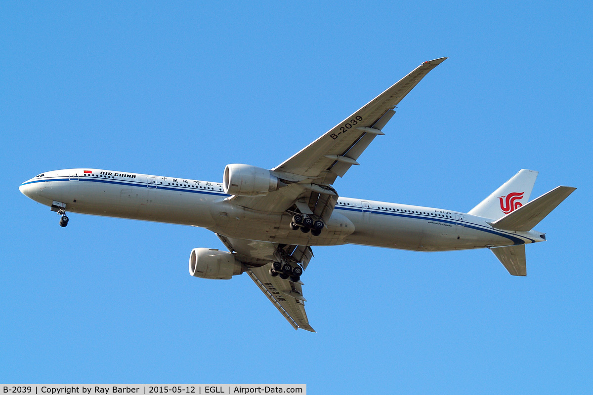 B-2039, 2013 Boeing 777-39L/ER C/N 38679, Boeing 777-39LER [38679] (Air China) Home~G 12/05/2015. On approach 27R.