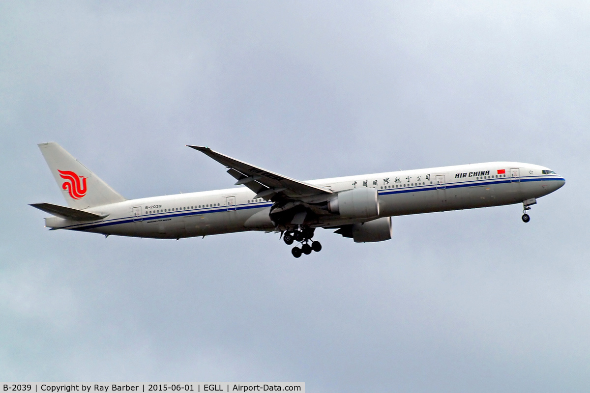 B-2039, 2013 Boeing 777-39L/ER C/N 38679, Boeing 777-39LER [38679] (Air China) Home~G 01/06/2015. On approach 27L.
