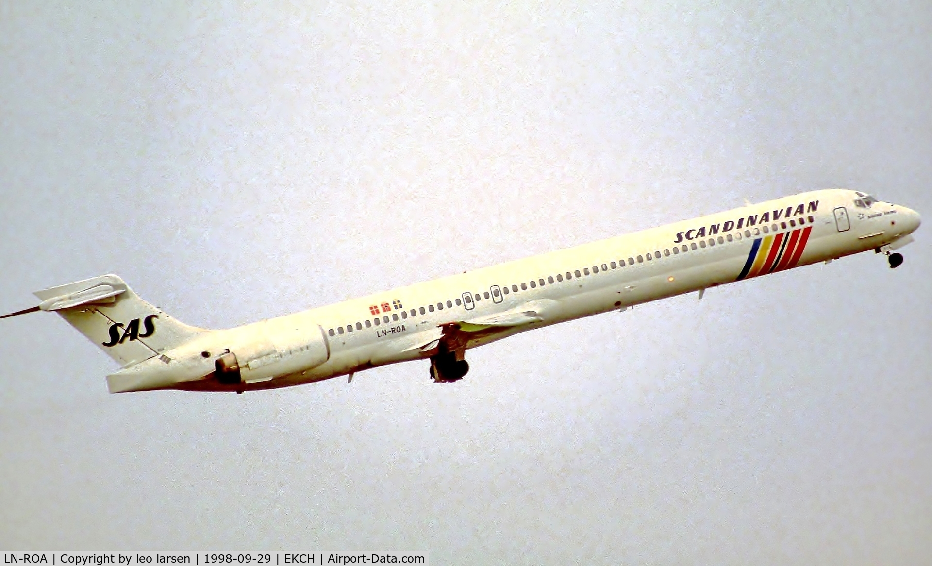 LN-ROA, 1996 McDonnell Douglas MD-90-30 C/N 53459, Copenhagen 29.9.98
