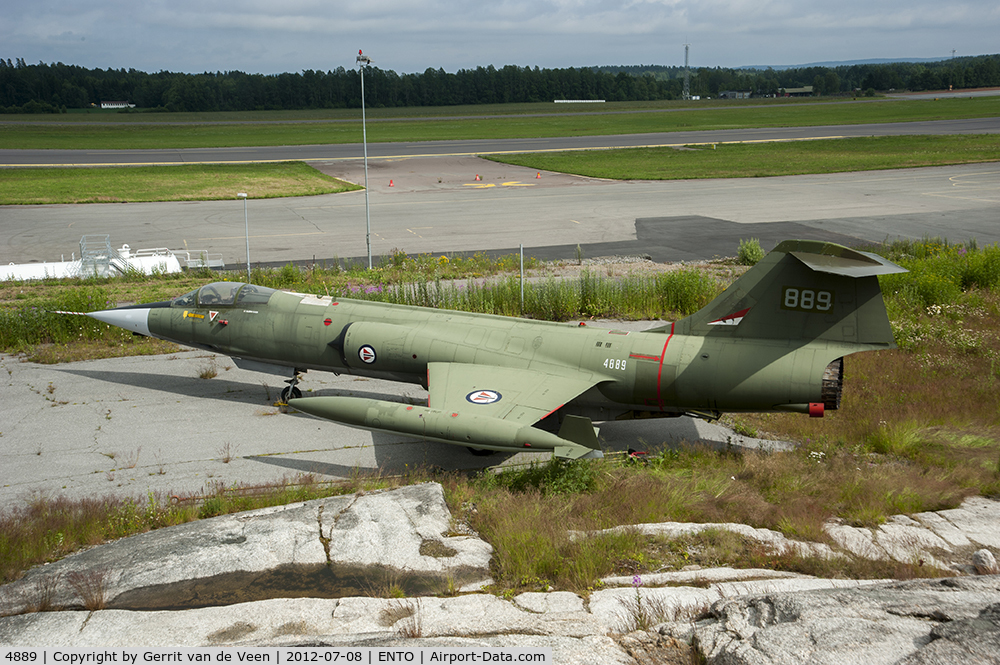 4889, Canadair CF-104 Starfighter C/N 683A-1189, Displayed at Torp airfield Norway in 334 SQ markings ex 104889 CAF