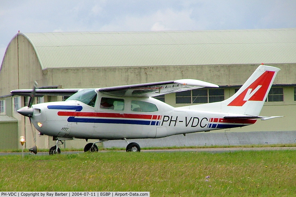 PH-VDC, Cessna T210M Turbo Centurion C/N 21062368, R/Cessna FT.210M Turbo Centurion [210-62368] Kemble~G 11/07/2004