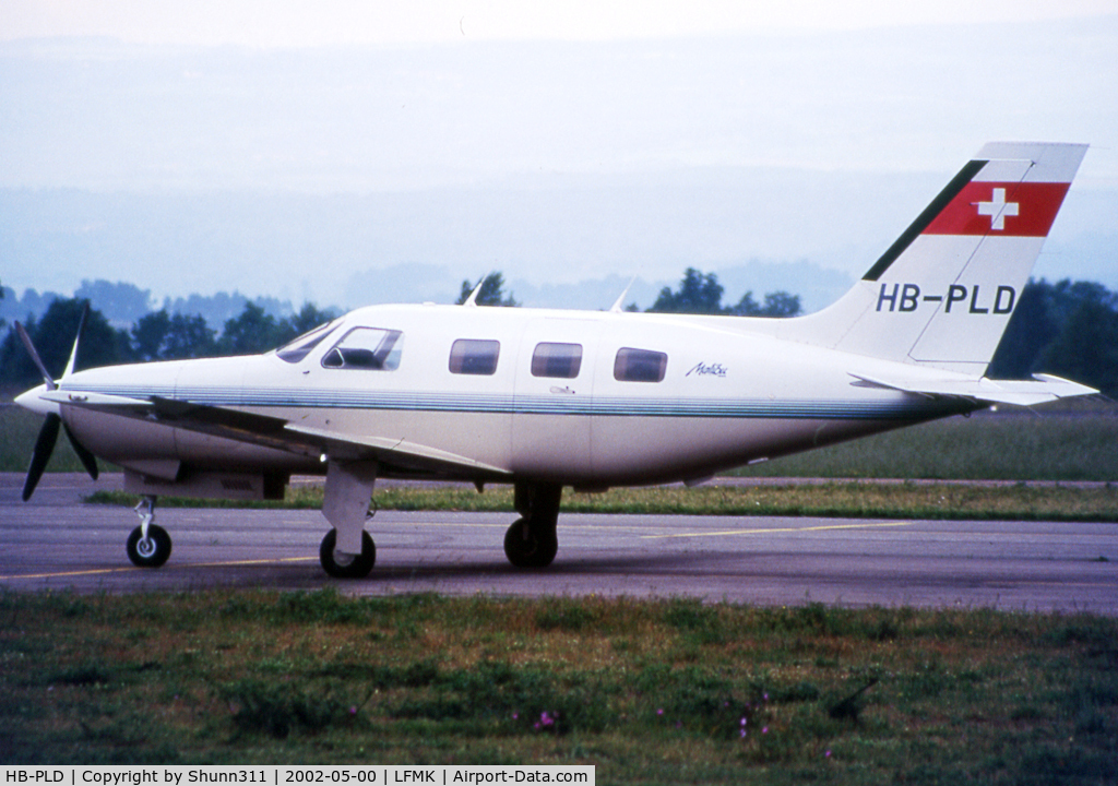 HB-PLD, 1988 Piper PA-46-310P Malibu C/N 46-08123, Parked at the Airclub...