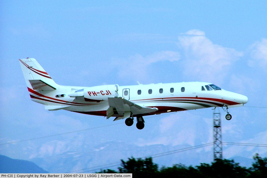 PH-CJI, Cessna 560XL Citation C/N 560-5128, Cessna Citation Excel [560-5128] Geneva-International~HB 23/07/2004