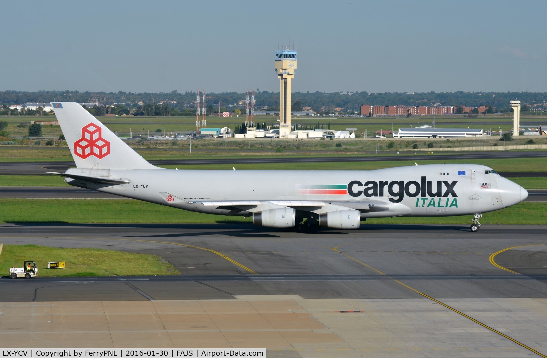 LX-YCV, 2008 Boeing 747-4R7F/SCD C/N 35805/1407, Cargolux Italia B744F taxying for departure.