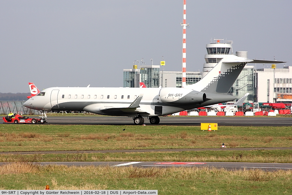 9H-SRT, 2008 Bombardier BD-700-1A10 Global Express C/N 9274, Taxiing