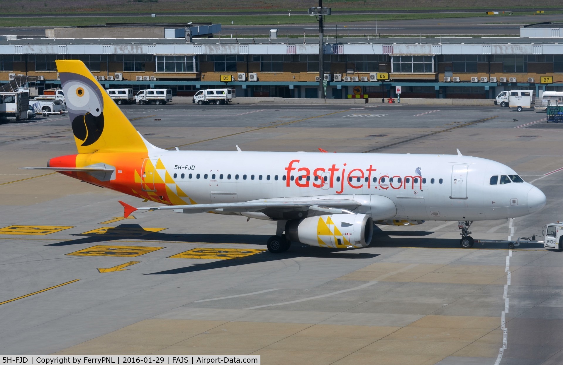 5H-FJD, 2004 Airbus A319-132 C/N 2268, Fastjet A319 arriving in JNB