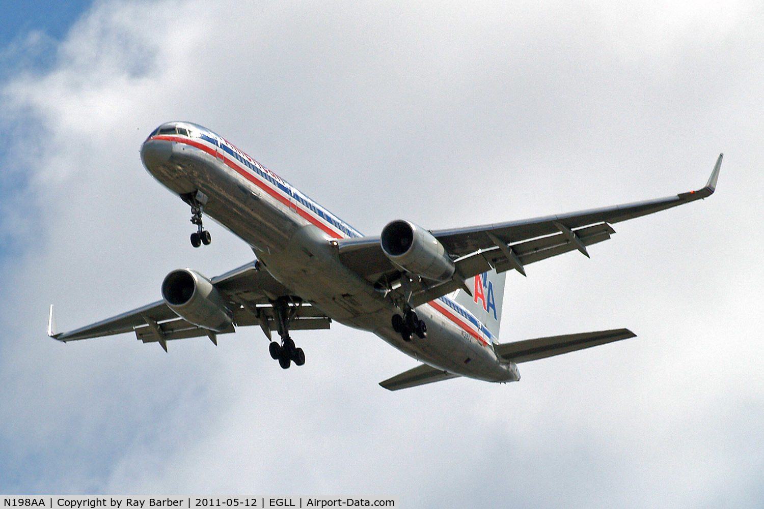 N198AA, 2001 Boeing 757-223 C/N 32392, Boeing 757-223 [32392] (American Airlines) Home~G 12/05/2011. On approach 27R.